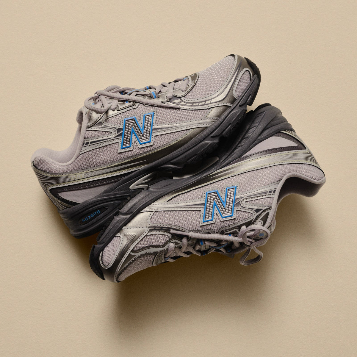 New Balance 740 U740869